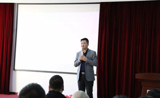 領(lǐng)導(dǎo)送祝福 領(lǐng)導(dǎo)送祝福